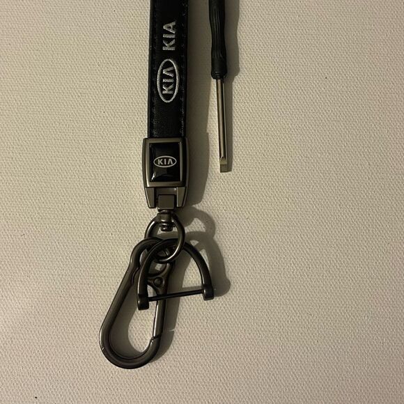 Kia Key Fob Keychain in Black Leather NWT - Picture 3 of 4